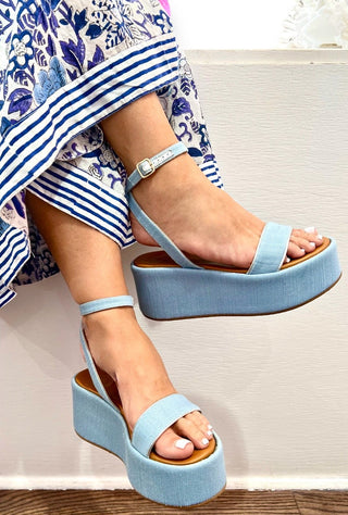 Amalfi Wedge in Light Blue Lurex