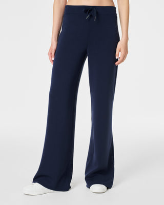 Air Essential Wide Leg Pant in Navy