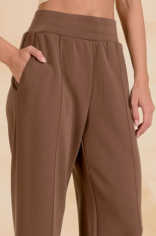 Elastic Pant in Light Brown
