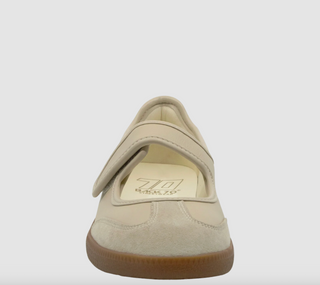 AYA in BEIGE MILK Sneakerina