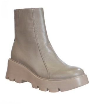 Xenus Boot in Greige