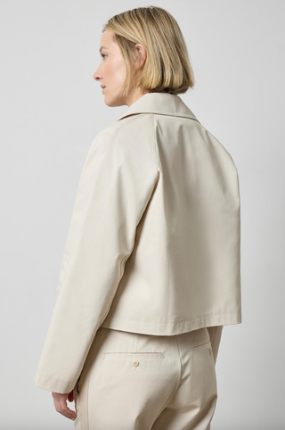 Short Blazer in Porcelain