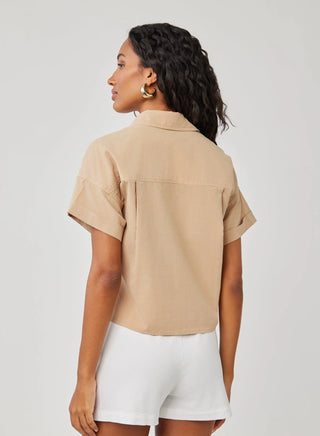 Boxy Two Pocket Short Sleeve Shirt in Kona Khaki