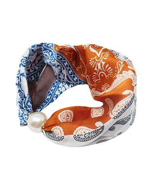 Pearl Magnet Paisley Print Scarf Necklace in Blue/Rust