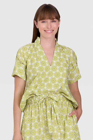 Floral short sleeved green top