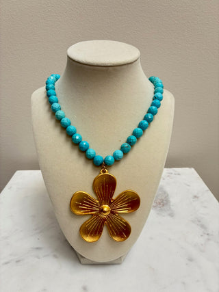 Retro Daisy on Gemstone Necklace