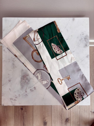 key frame silky scarf