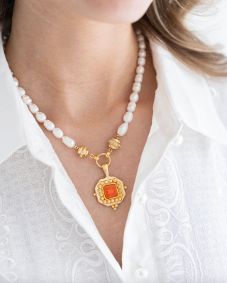 Charlotte Mini Pearl Necklace in Tangerine