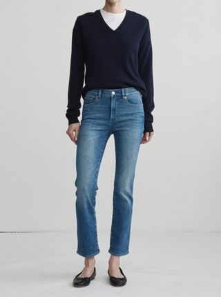 MARA STRAIGHT: Mid Rise Instasculpt™ Ankle in Crisp Air