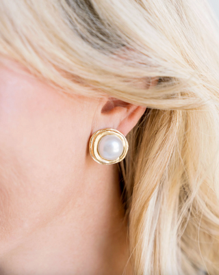 Classic Pearl Cab Studs