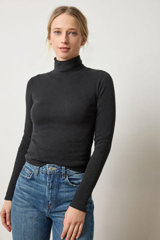 Rib Slub Turtleneck in Black