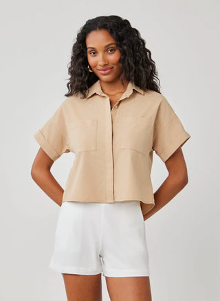 Boxy Two Pocket Short Sleeve Shirt in Kona Khaki