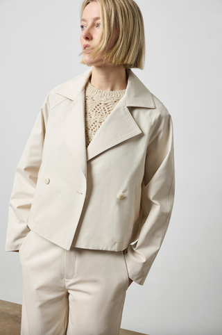 Short Blazer in Porcelain