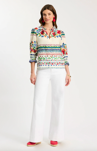 V-neck shirt three quarter sleeves